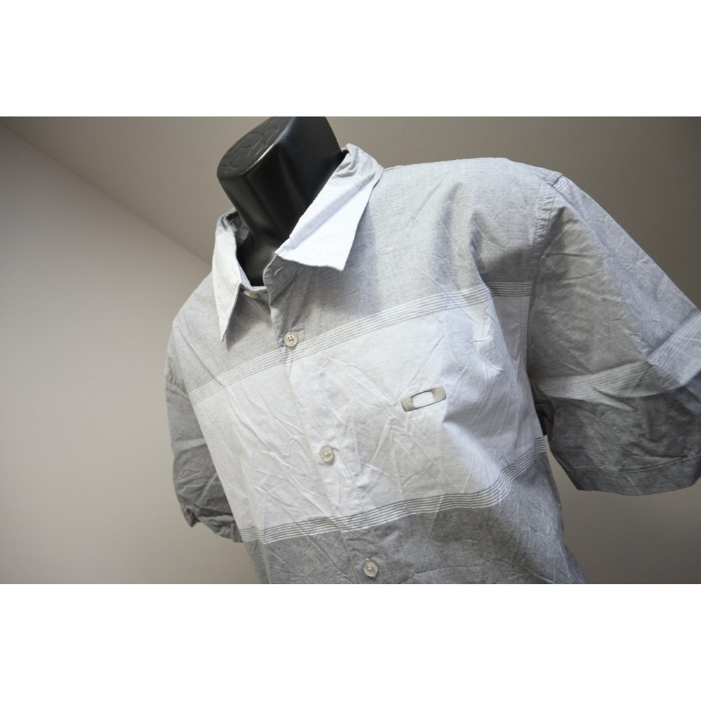 Oakley Button Down Shirt Mens XXL Grey White Striped Short Sleeve Surf‎